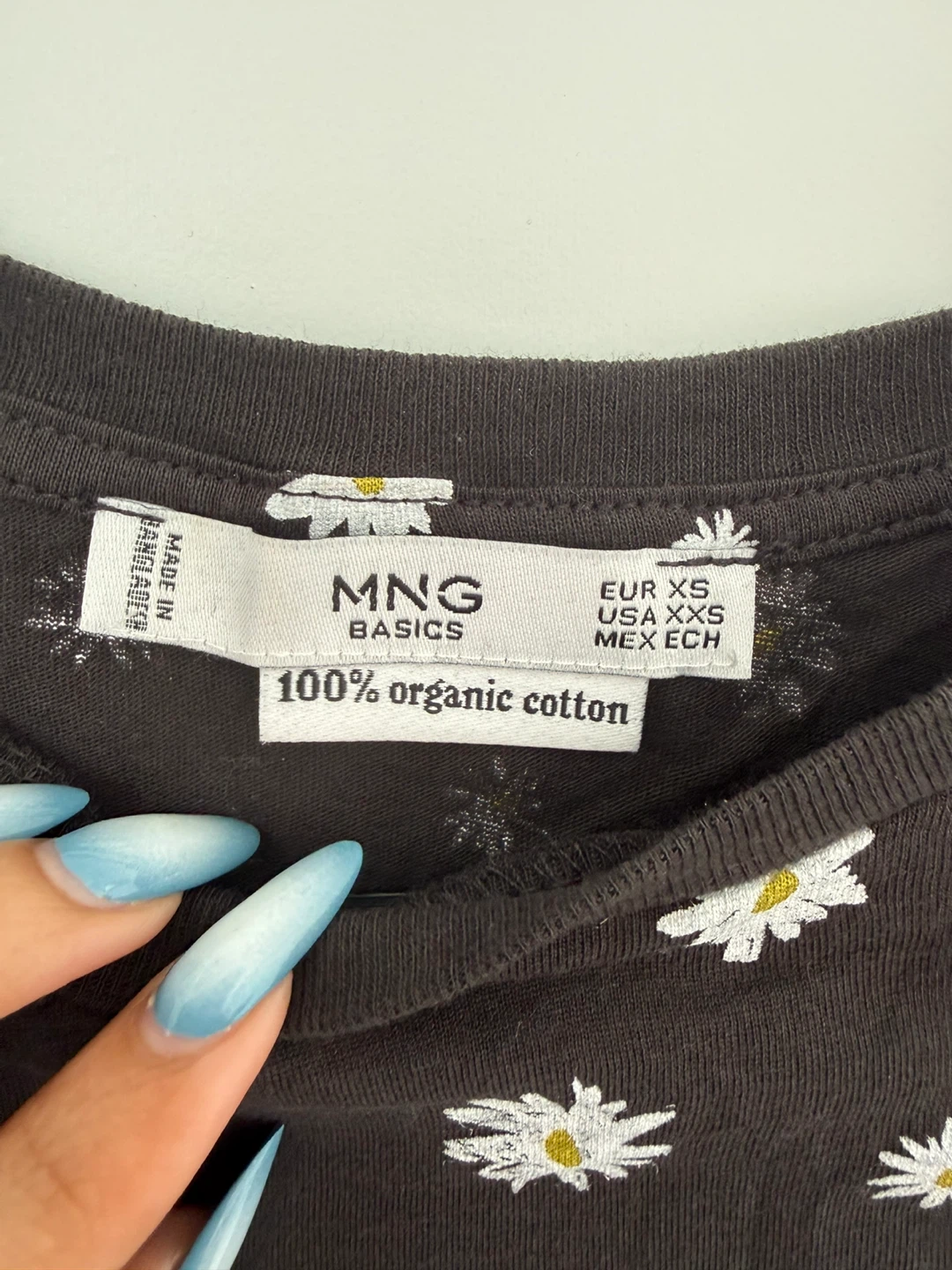 Black Daisy Print Cotton T-Shirt - photo 2