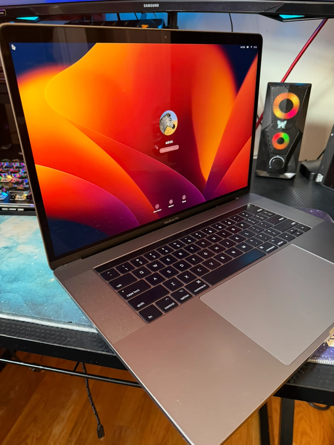 Apple MacBook Pro Laptop Touch bar - photo 3