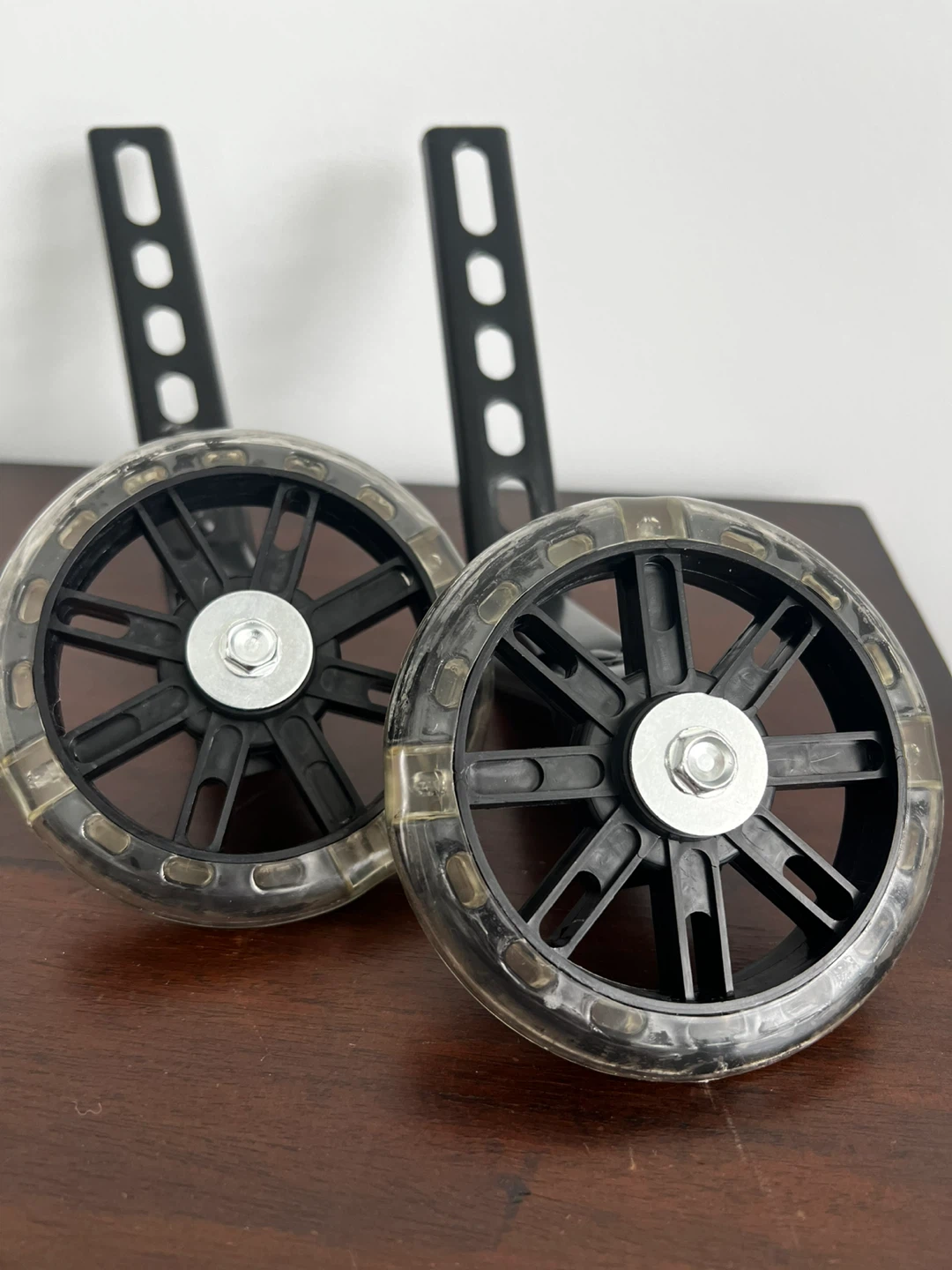 (NEW) Kids Flashing Bike Training Wheels