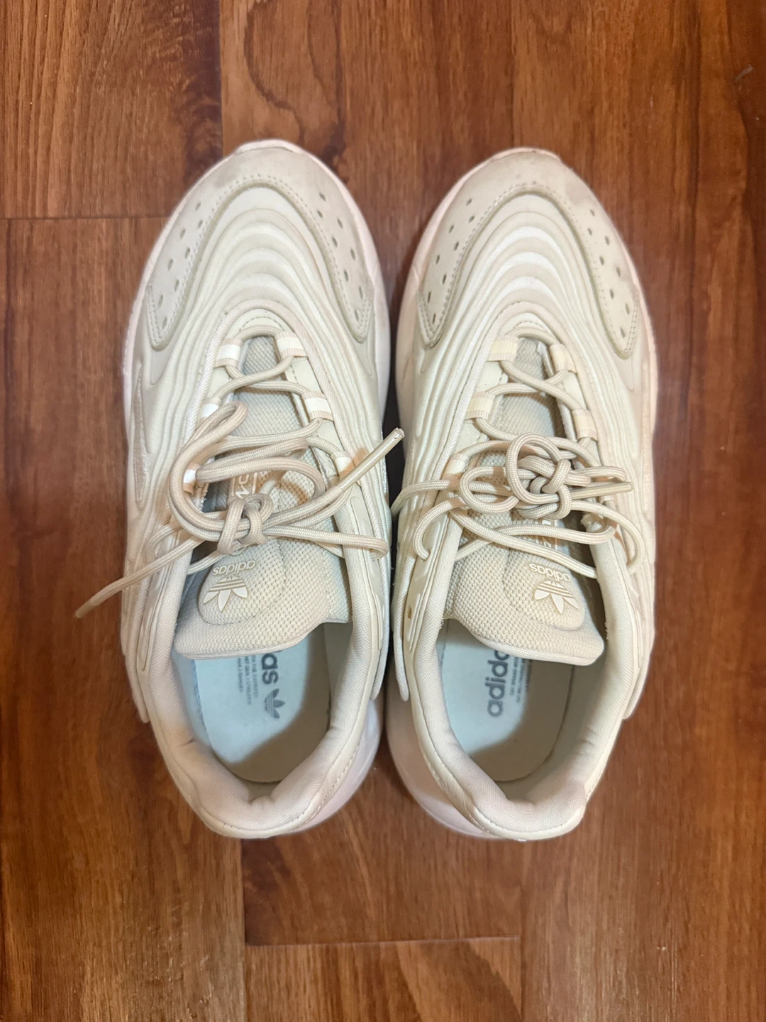 Adidas OZWEEGO Shoes
