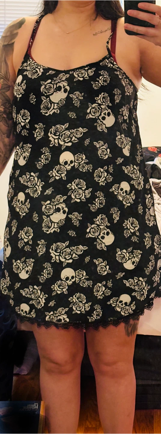 $5 XL Black Skull and Roses Slip Dress