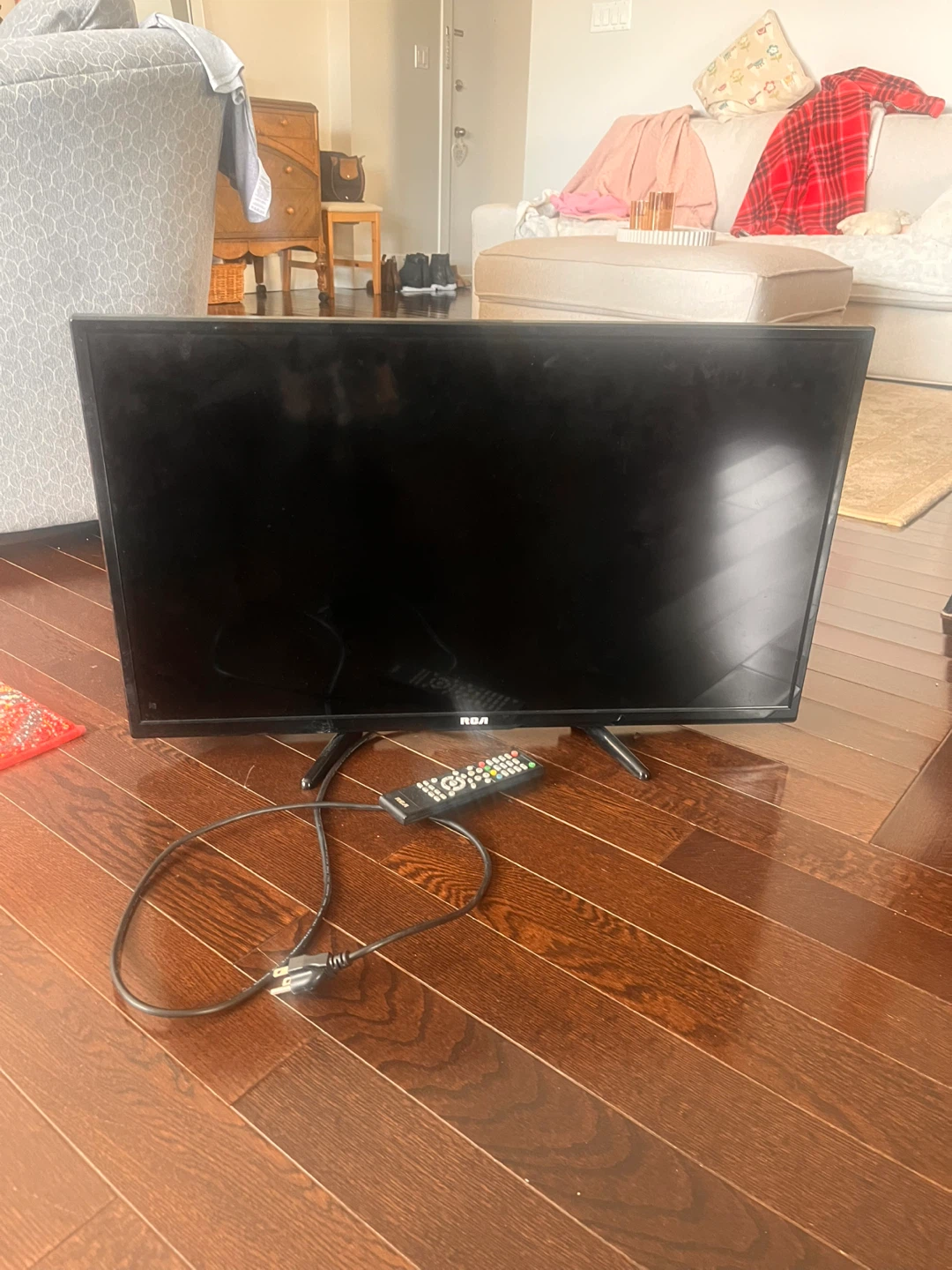 RCA 32" Flat Screen TV with Remote