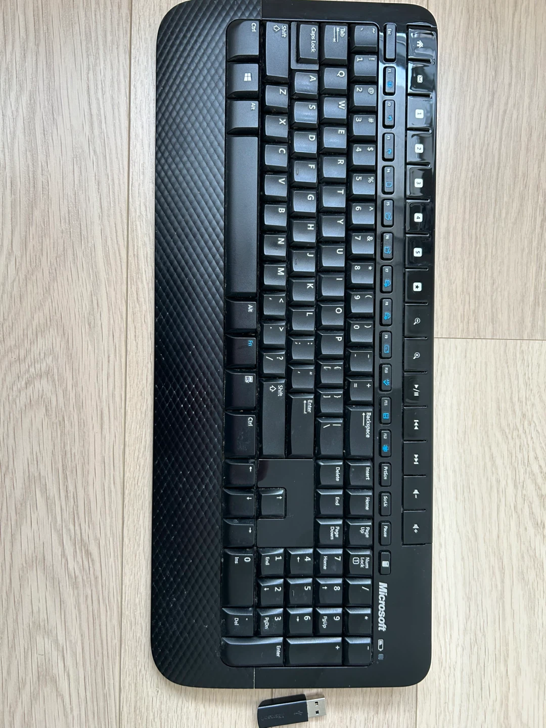 Used Microsoft Wireless Keyboard 2000 with USB Dongle