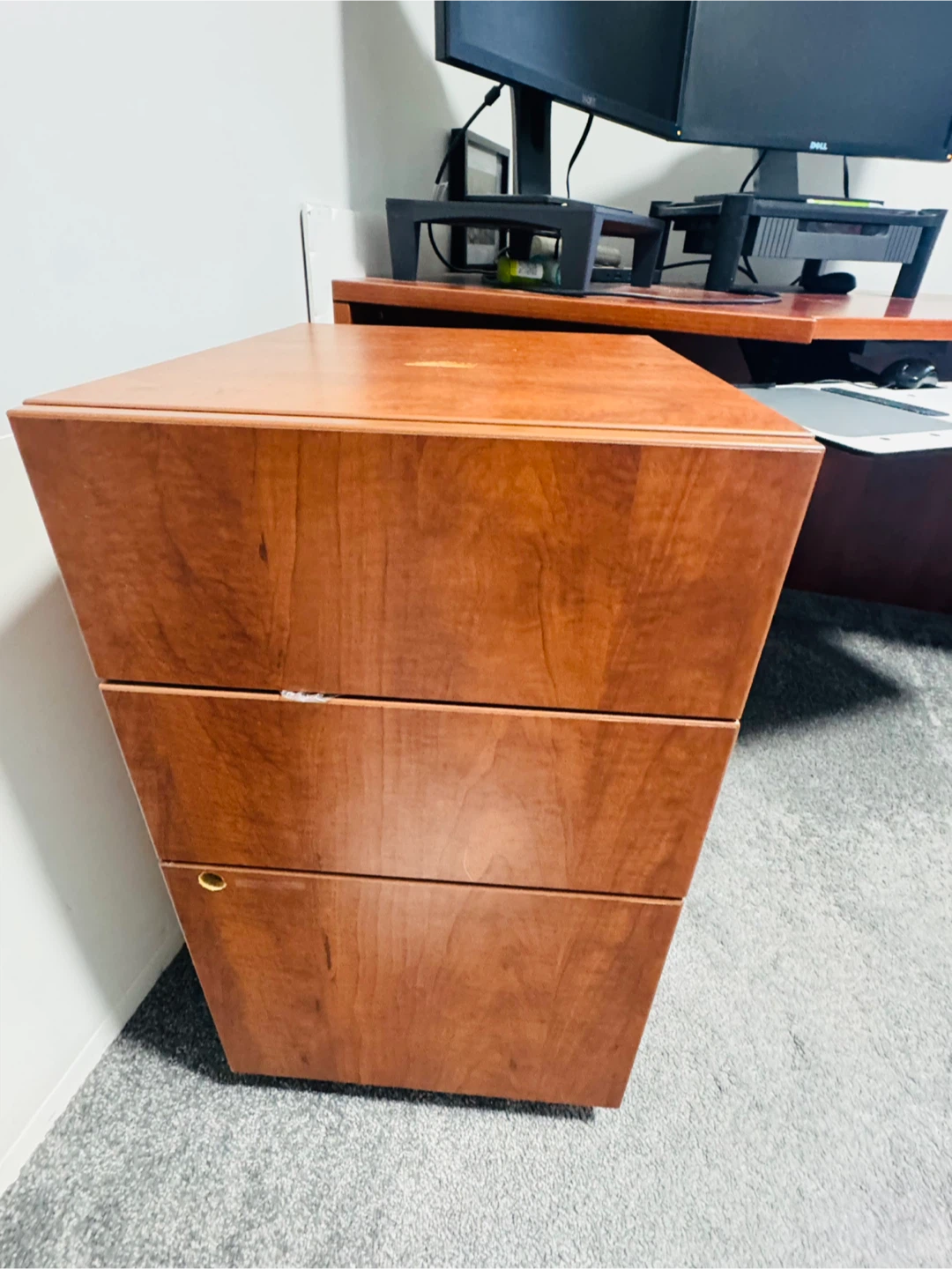 Office desk, drawer and keyboard tray - photo 2