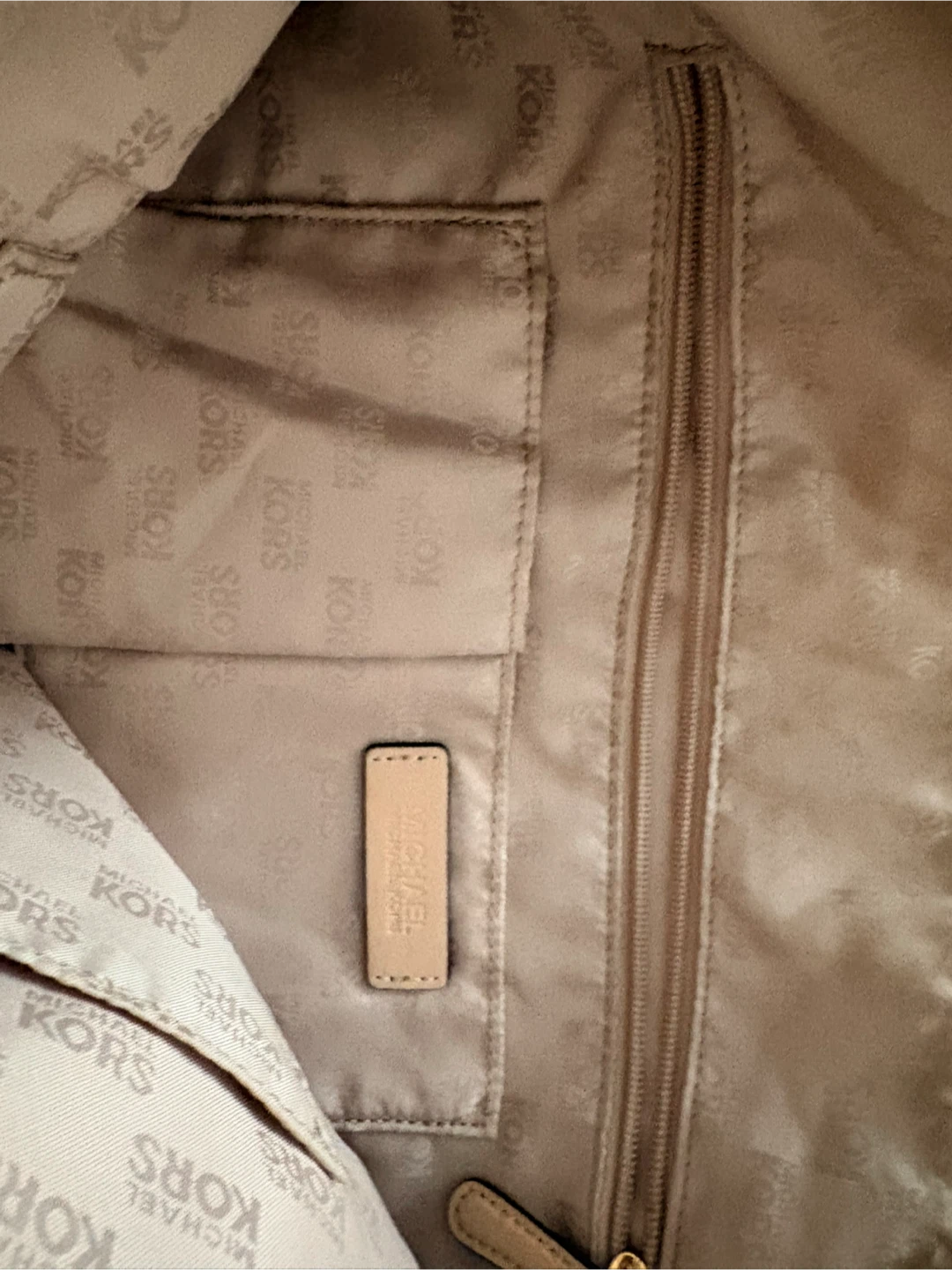 Michael Kors White Leather Tote Bag - photo 4