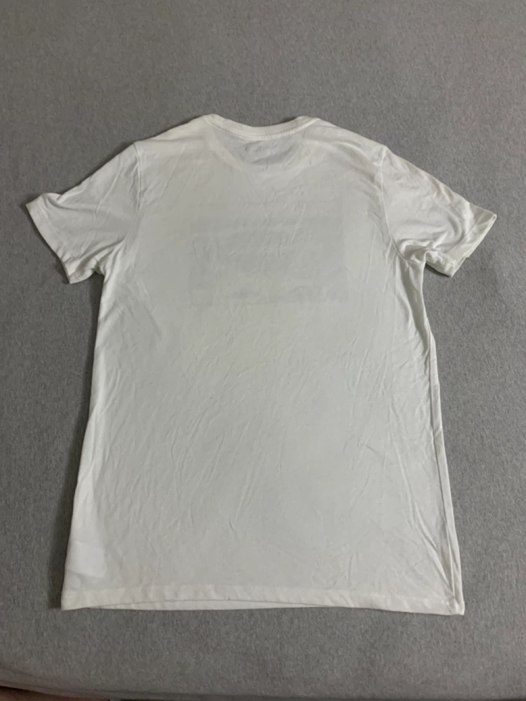 Old Navy White Graphic T-Shirt - Size S - photo 2