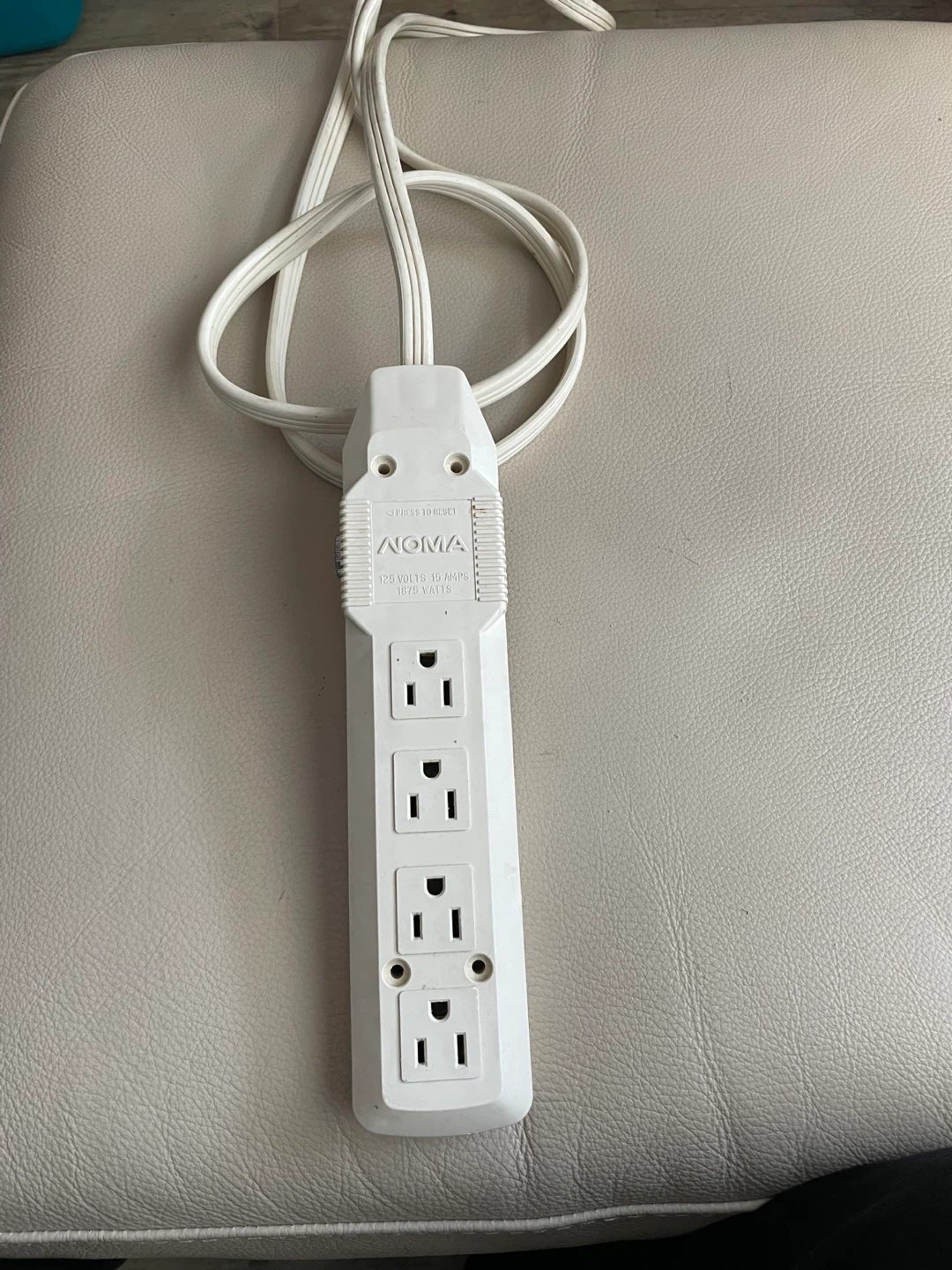 NOMA 4-Outlet Power Bar