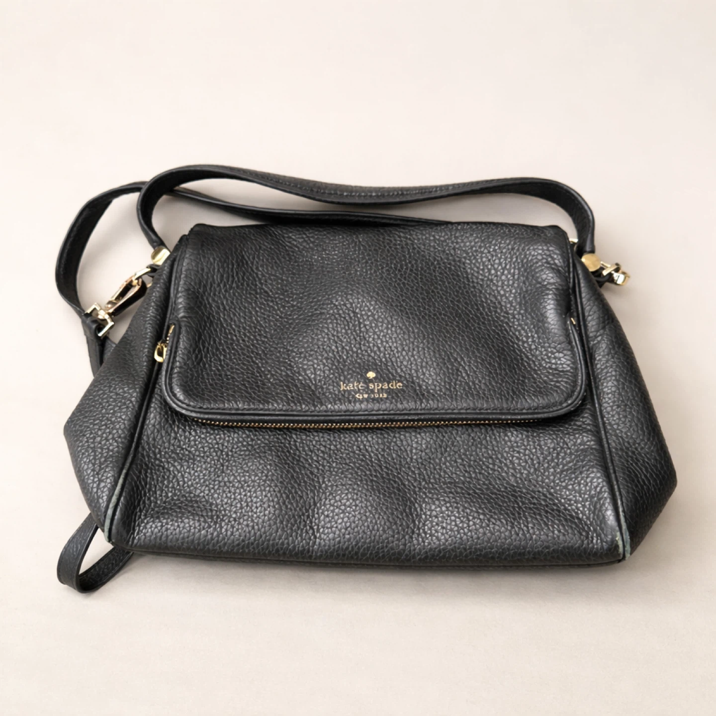 Leather shoulder bag
