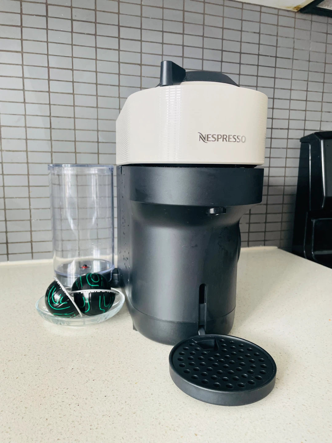 Nespresso Coffee Machine - Like New