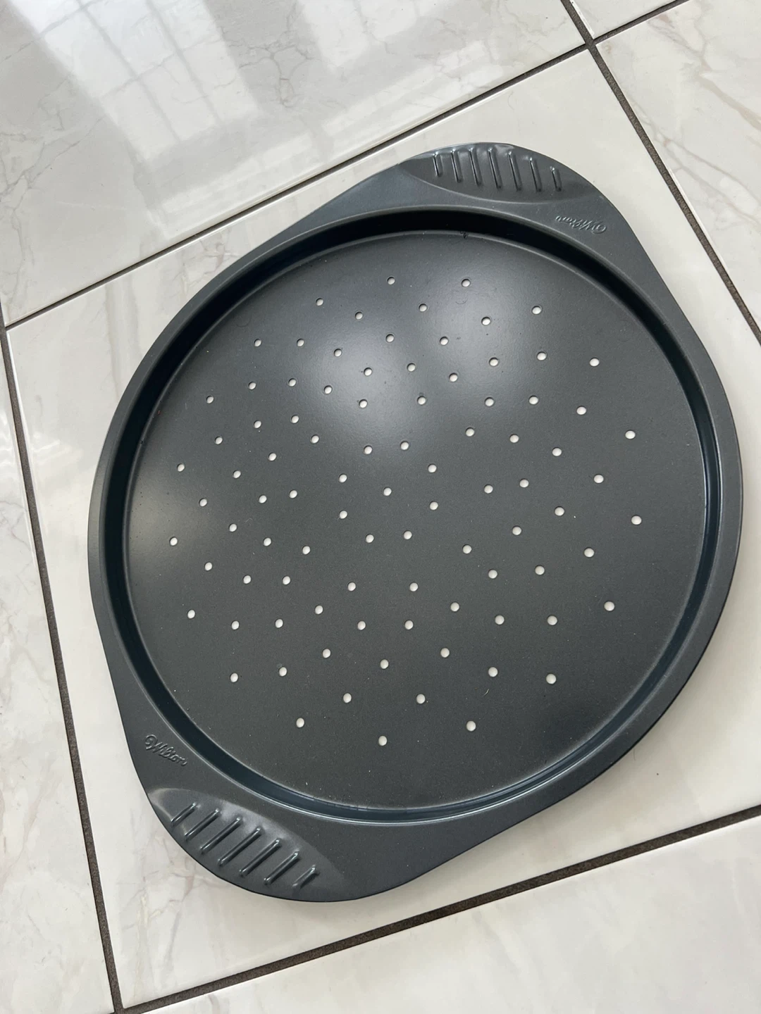 Wilton Perforated Pizza Crisper Pan