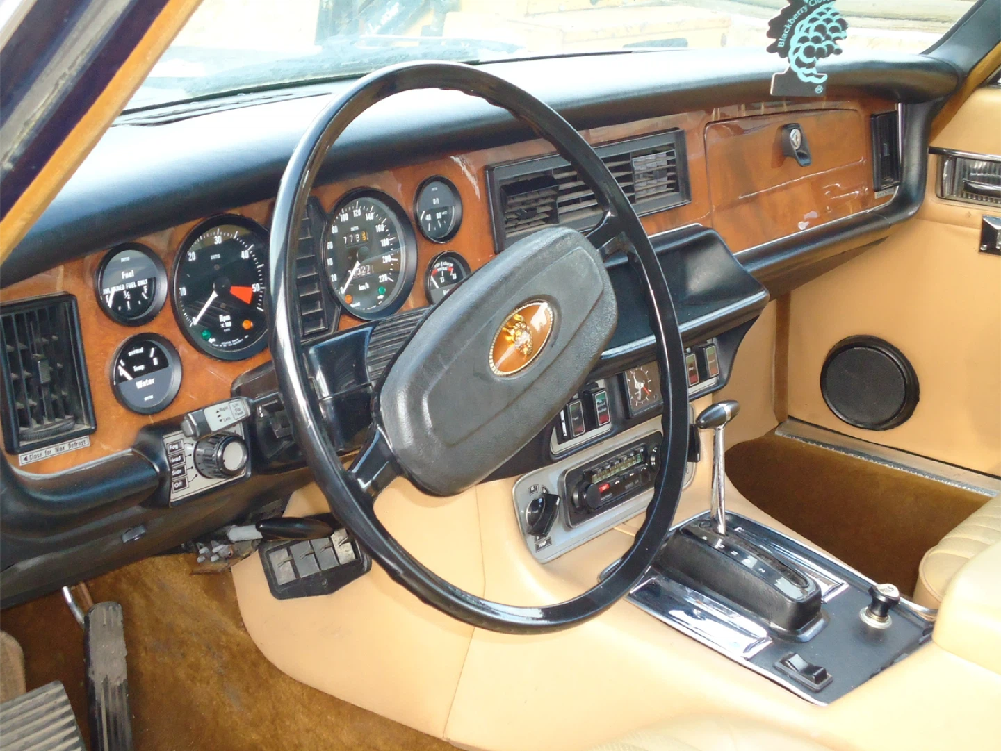 Jaguar XJ Series Sedan - photo 2