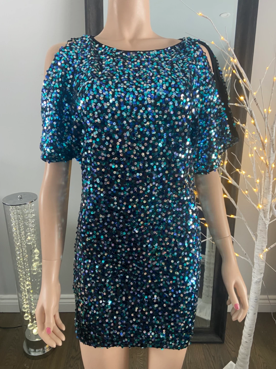 NWT: Aqua Full Sequin Mini Dress (Size 2) - photo 3