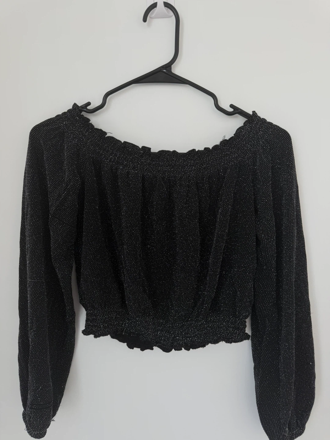 Black sparkle off-the-shoulder long sleeve crop top - Size S
