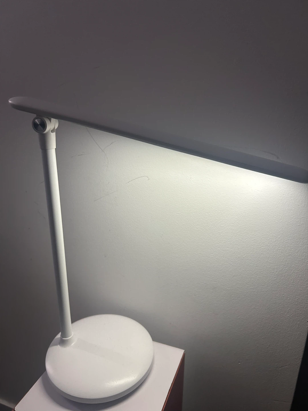 White Dimmable LED Desk Lamp - photo 4