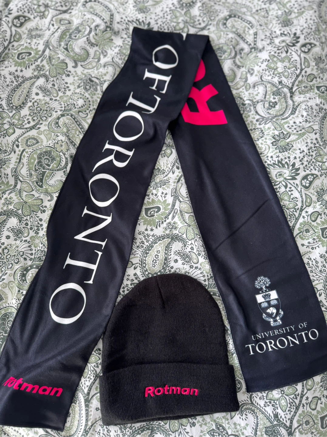 Rotman UofT Scarf and Beanie Set - photo 2