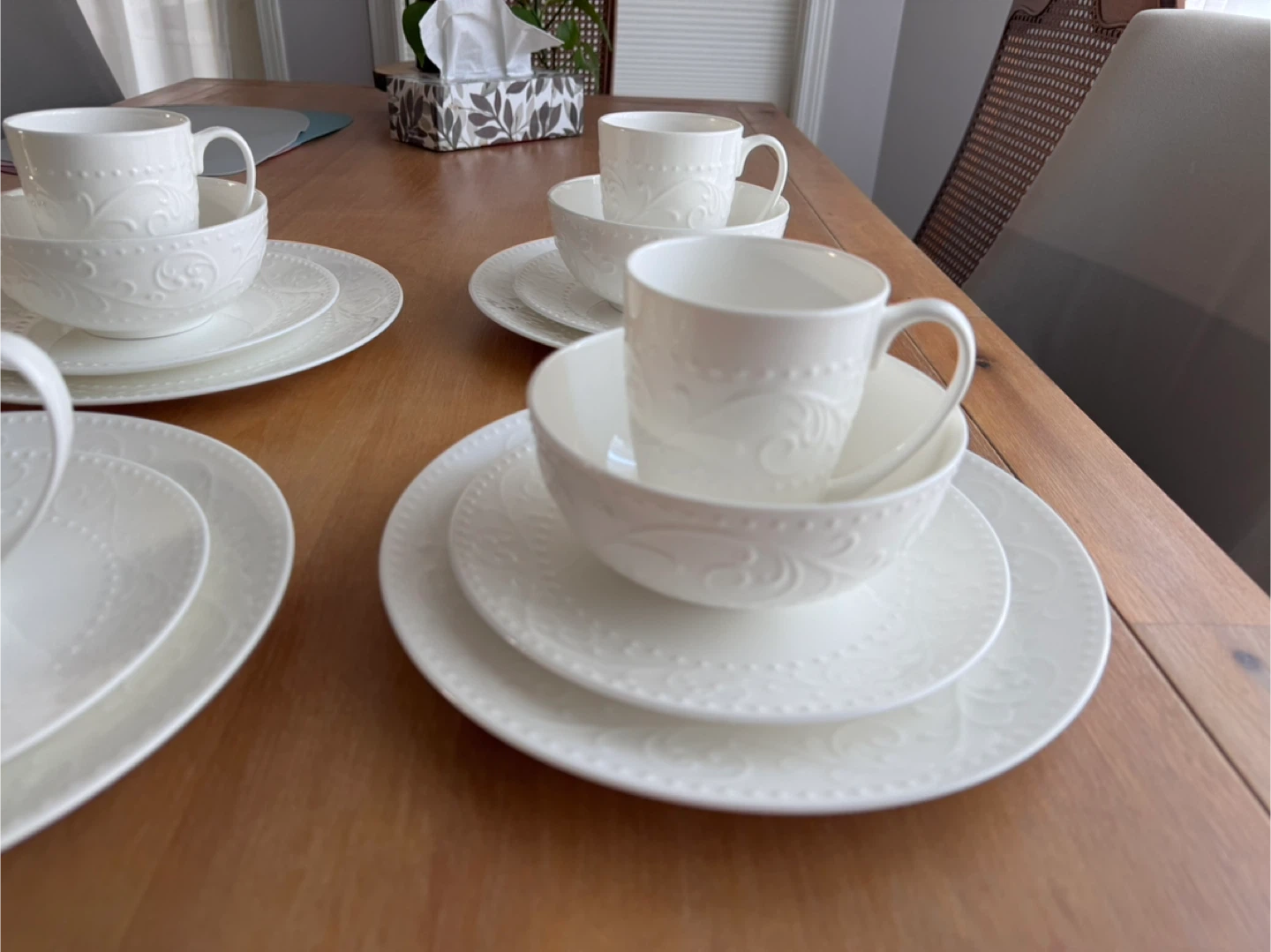White Embossed Dinnerware Set - 4 Mugs, 4 Bowls, 4 Plates