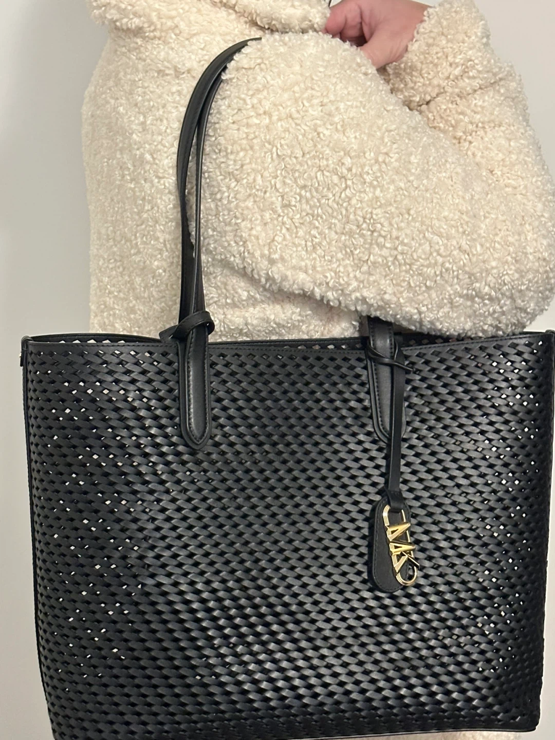 (Michael Kors) Black Woven Large Tote Bag with Detachable Pouch - photo 4