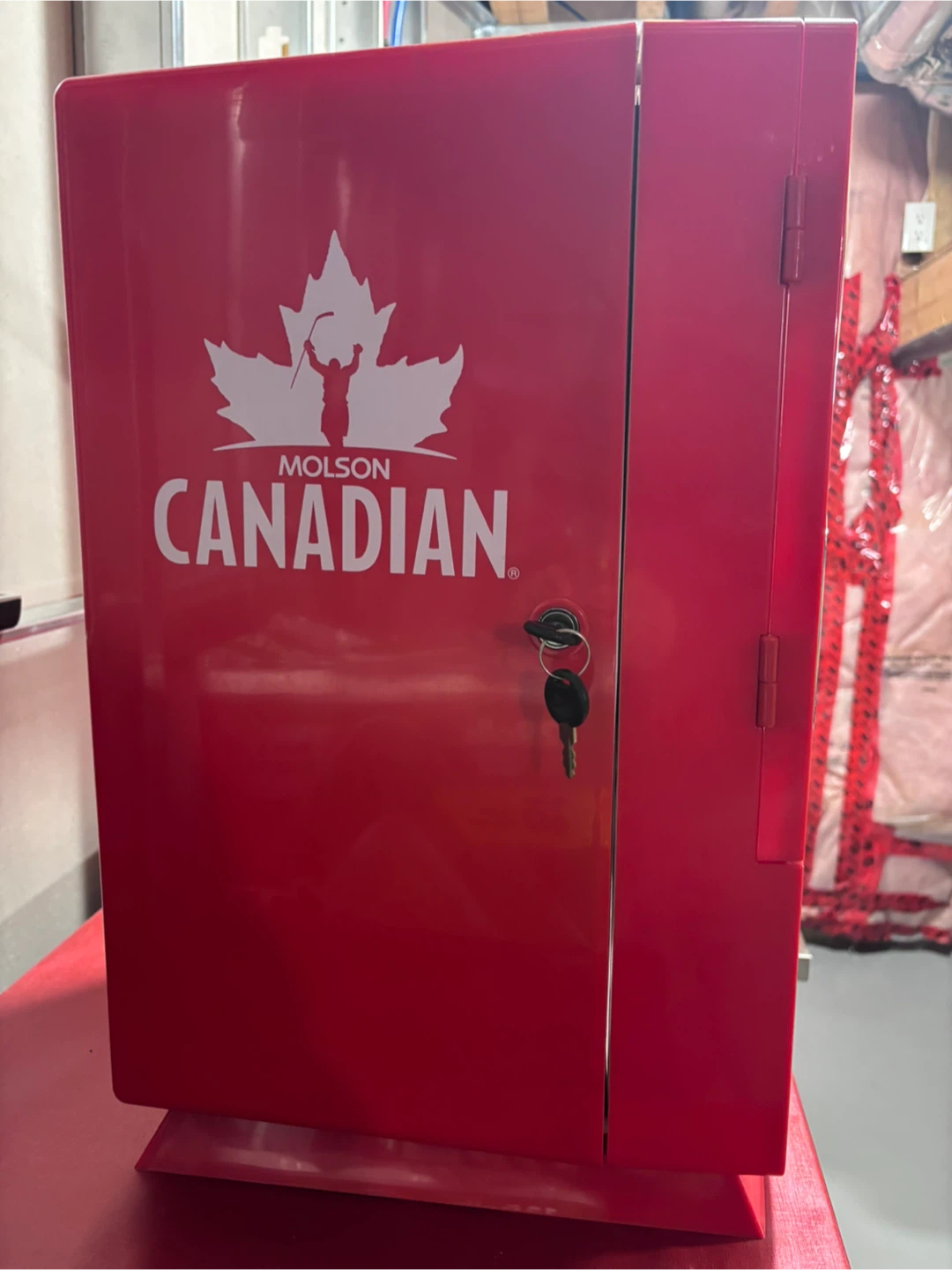 Molson Canadian Red Vending Machine Mini Fridge