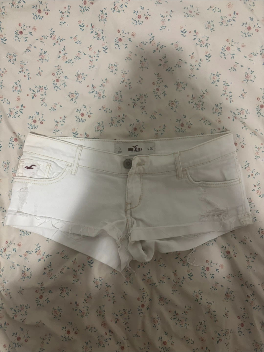 Hollister White Distressed Denim Shorts Size 26