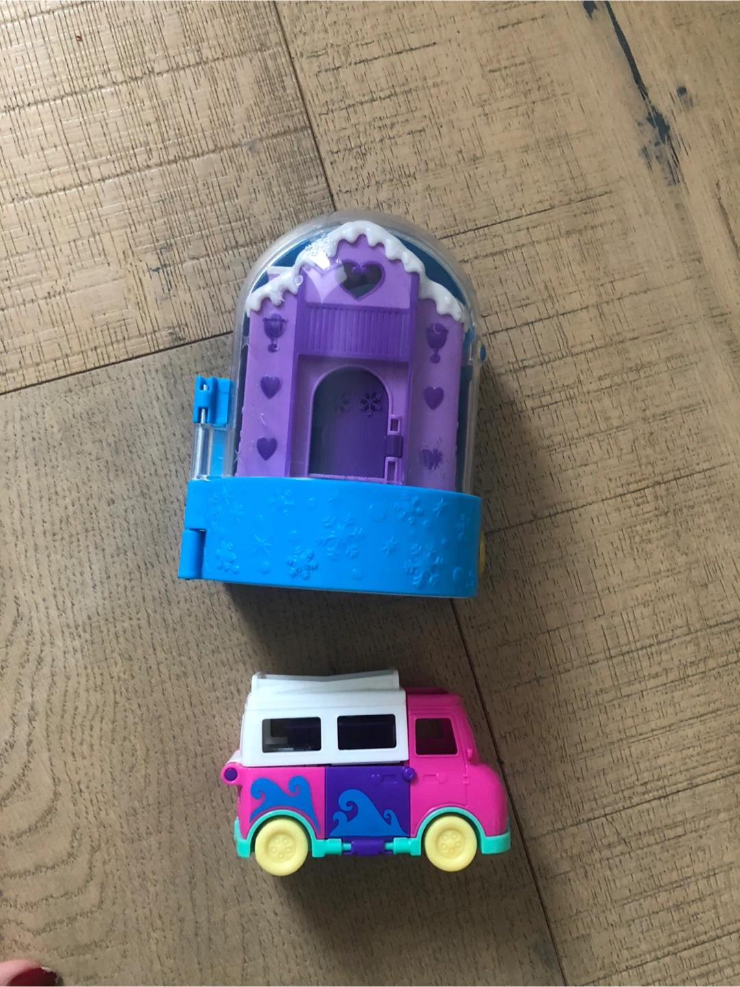 Polly Pocket Ski Resort & Van and some lego - photo 2