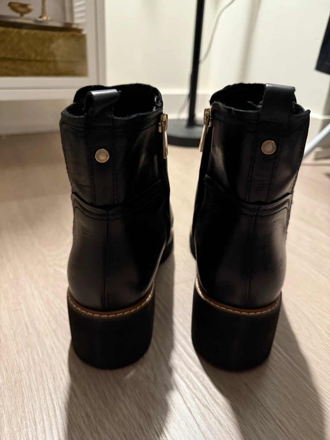 Naturalizer Black Leather Chelsea Boots - photo 4
