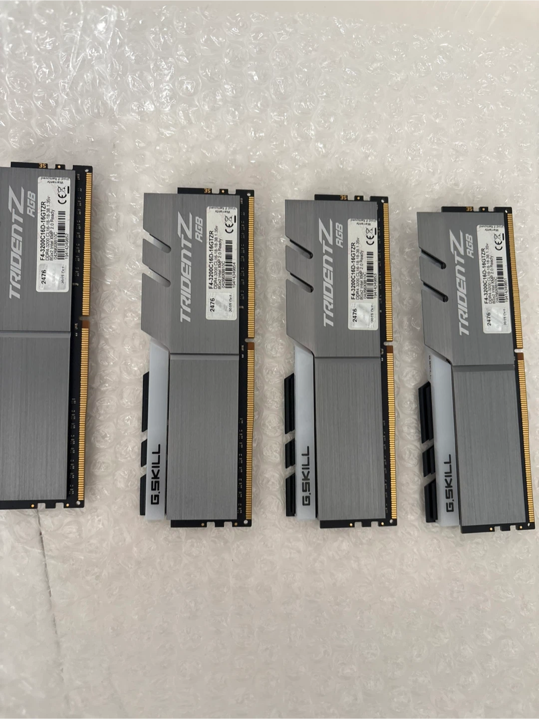 * READ DESC* rgb DDR4 ram