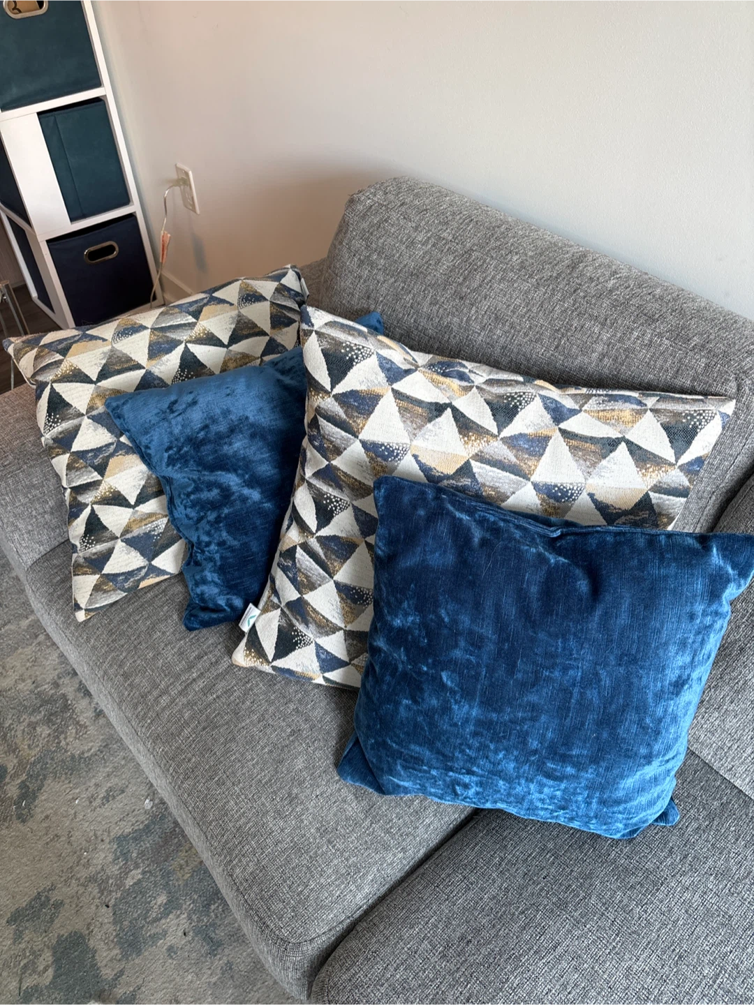 Set of 4 Decorative Throw Pillows