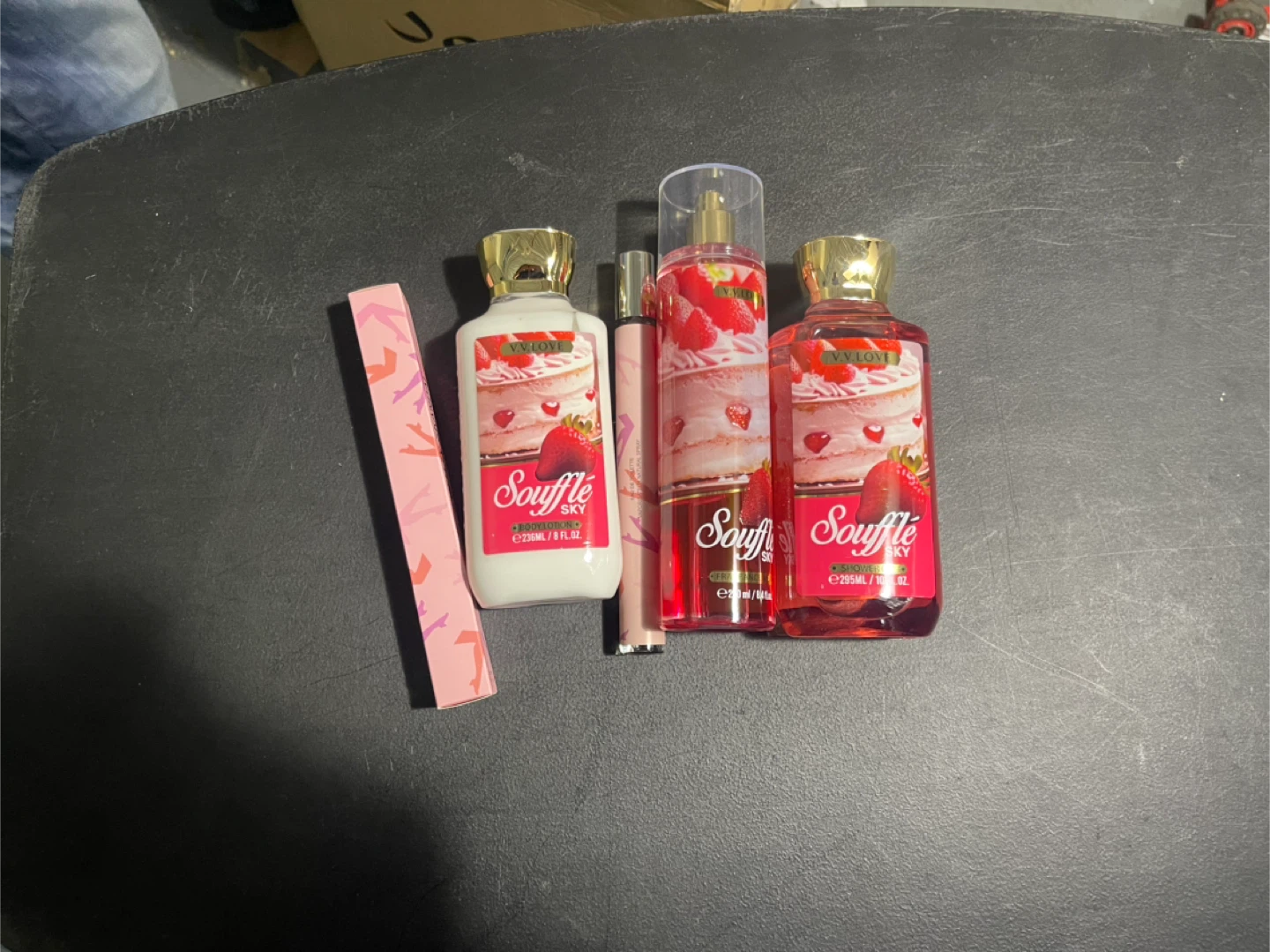 V.V. LOVE Souffle Sky Body Care Set - Strawberry Cake Scent - photo 2