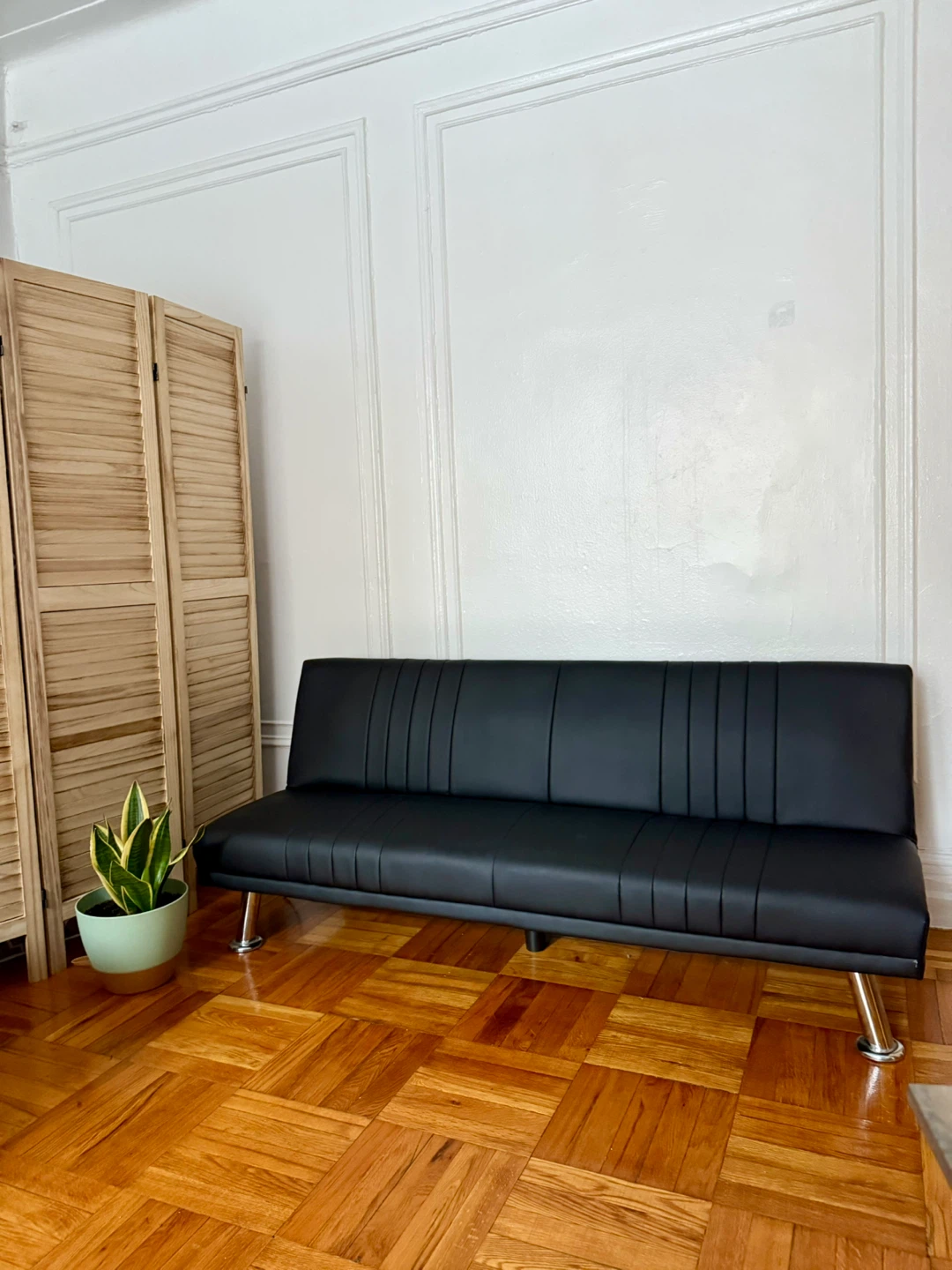 Modern Black Sofa – Comfortable & Clean