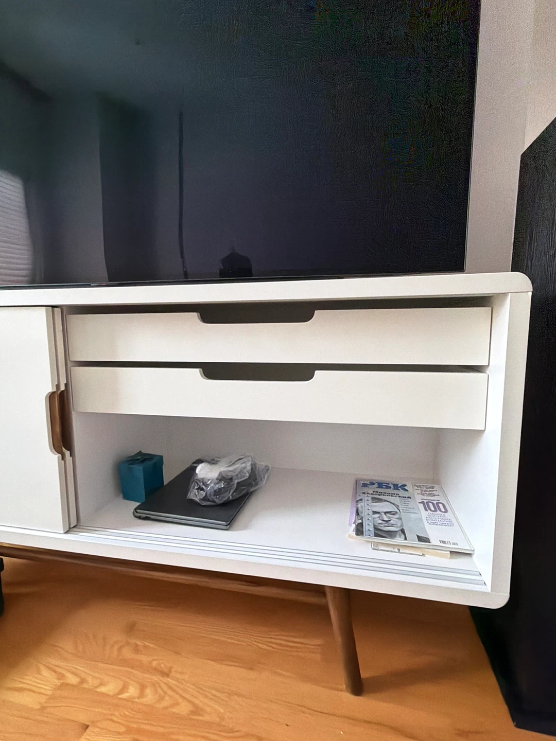Media Console - photo 4