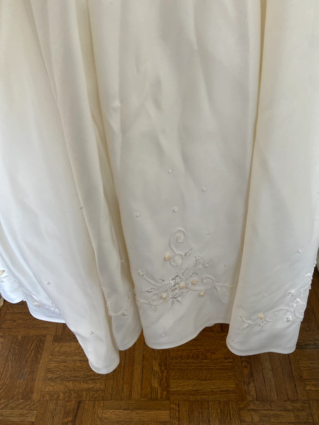 White Satin Wedding Dress with Floral Embroidery - photo 3