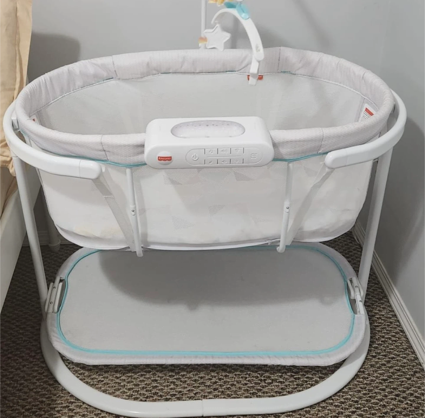 Fisher-Price Soothing Motions Bassinet