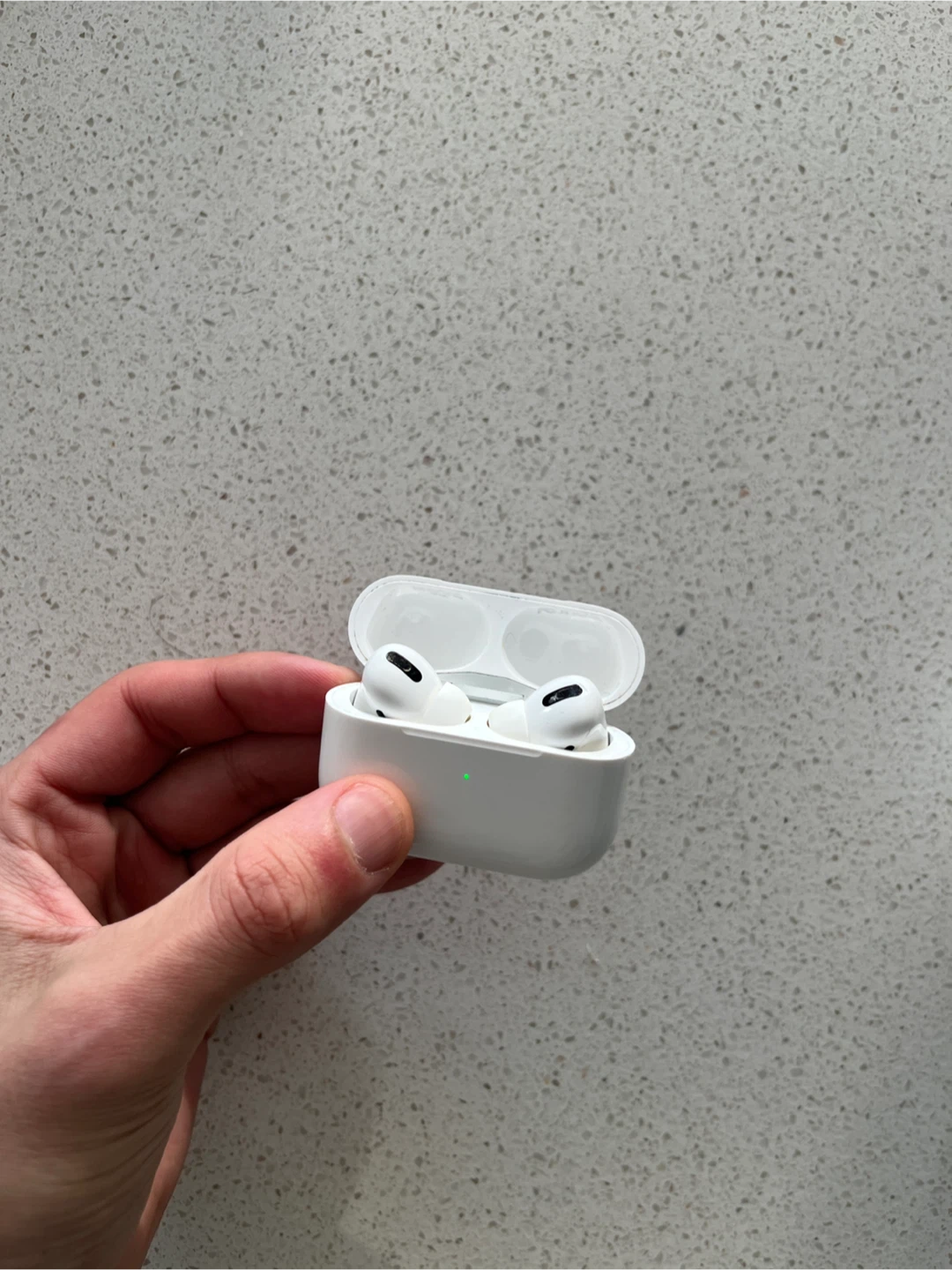 Apple AirPods Pro (1st Gen) with MagSafe Case - photo 3