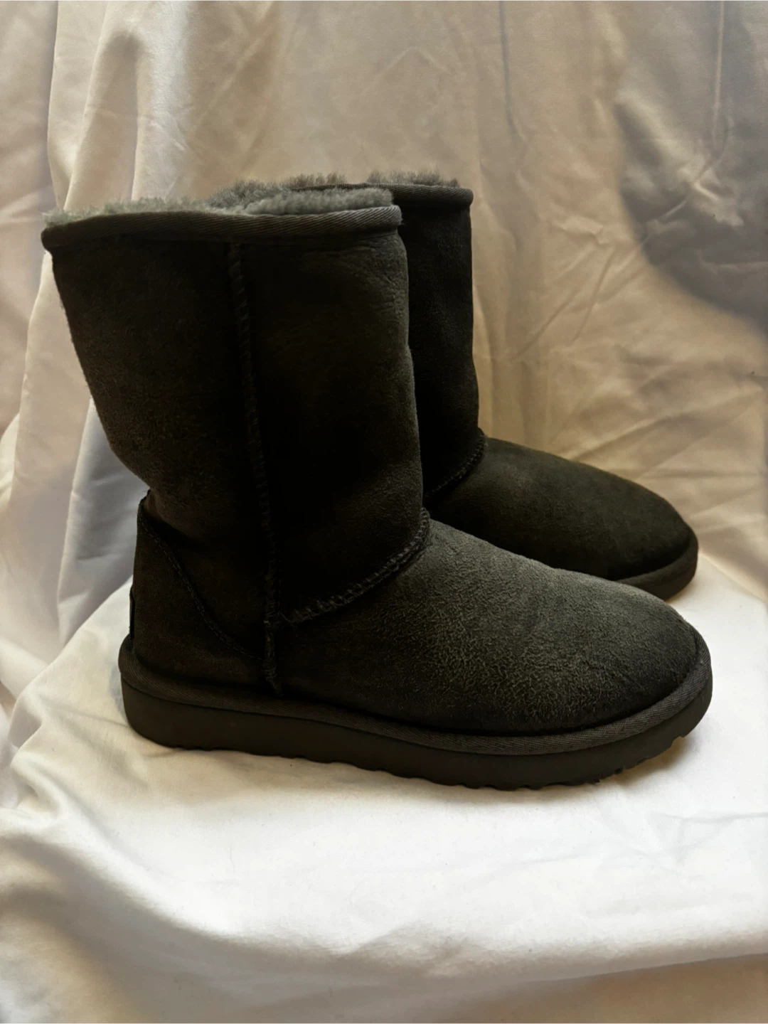 UGG Classic Short - Size 6 - photo 3