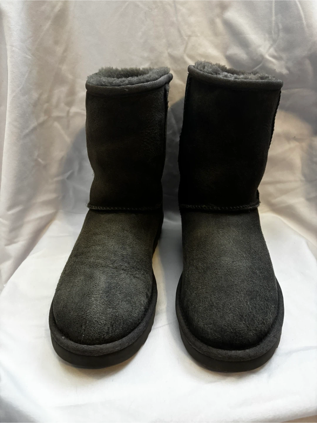 UGG Classic Short - Size 6 - photo 2