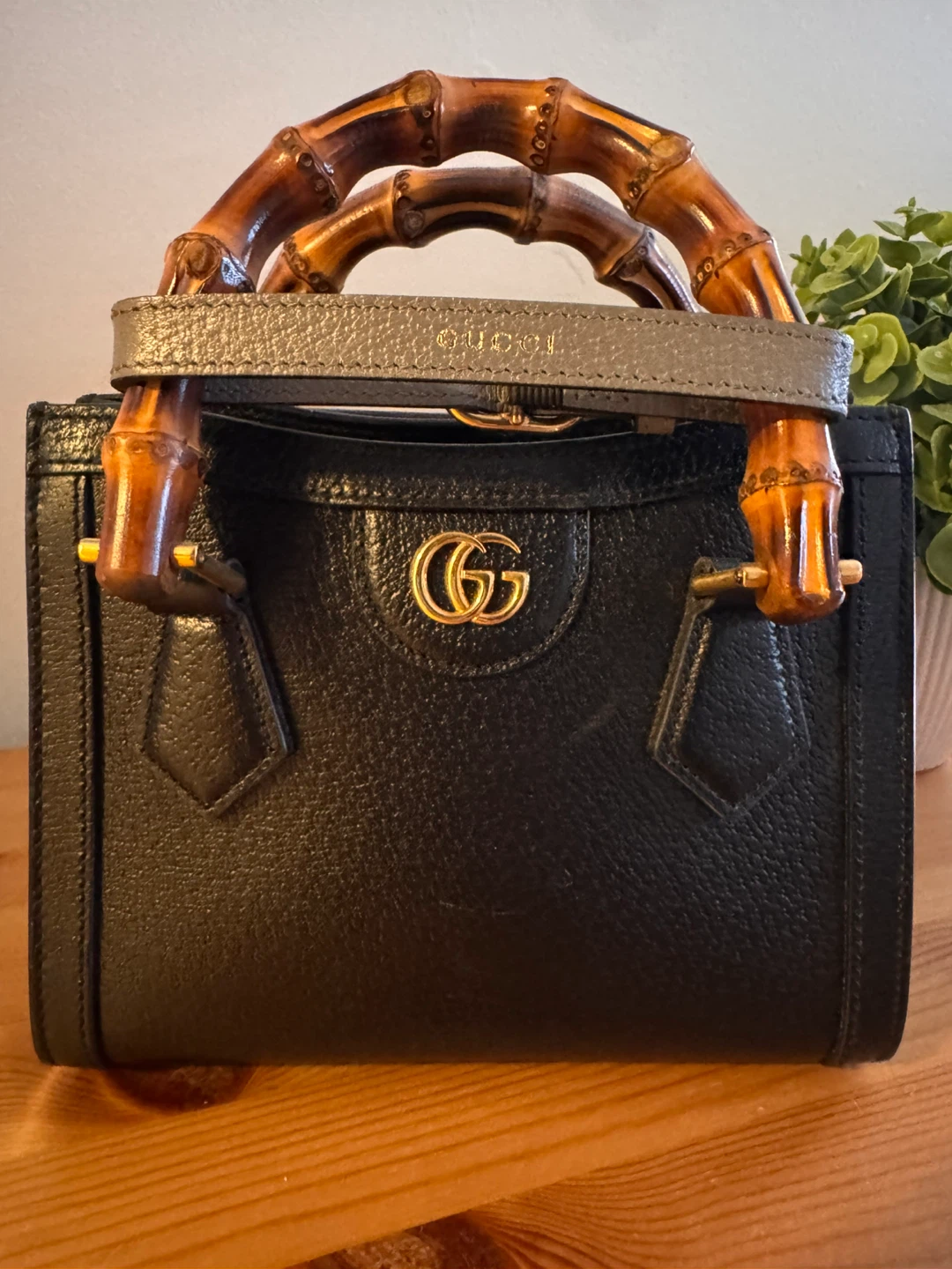 Gucci Diana Small Tote - photo 2