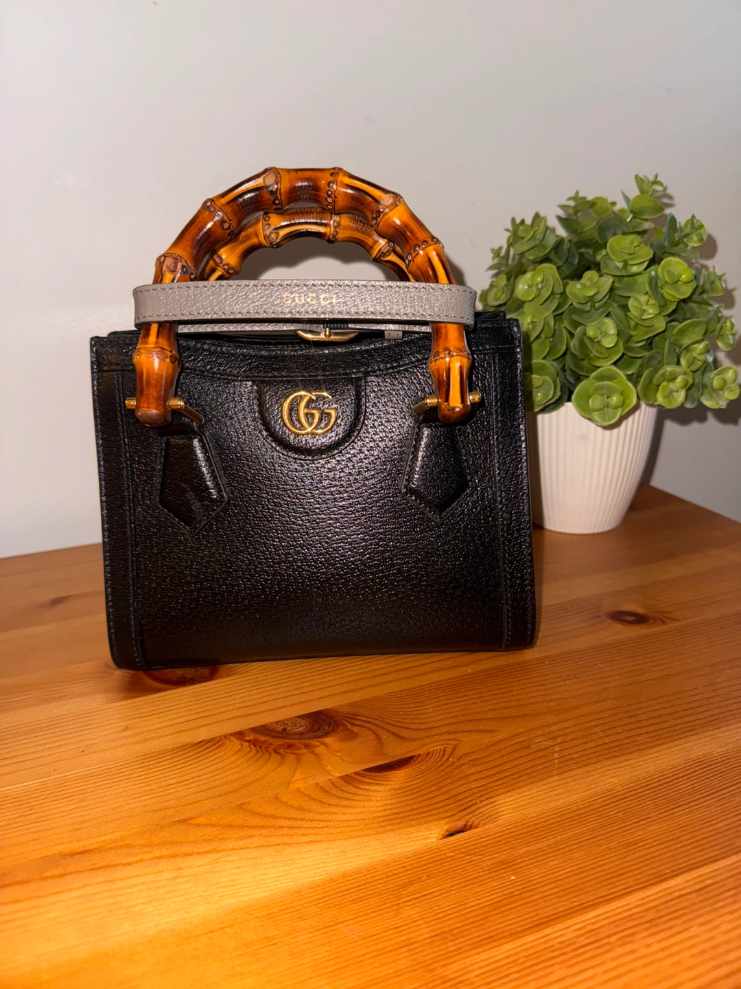 Gucci Diana Small Tote - photo 3