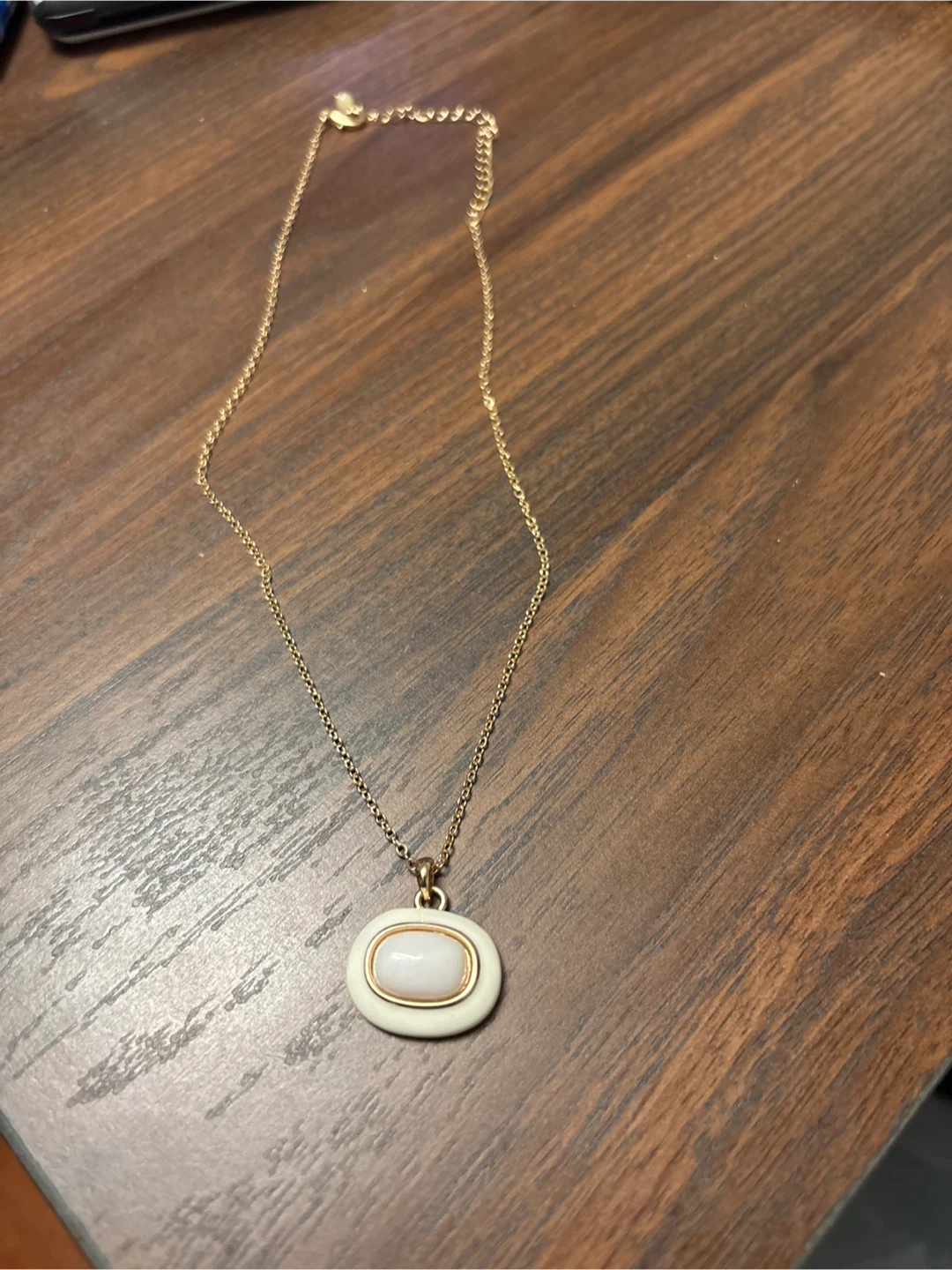 Gold Tone Necklace with Oval Pendant