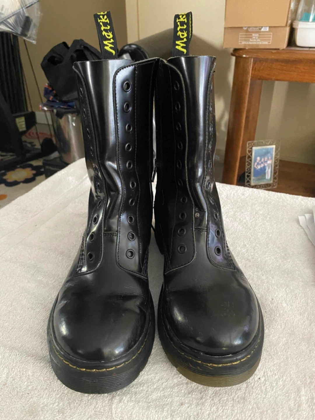 NEW CONDITION DOC MARTENS SIZE-6