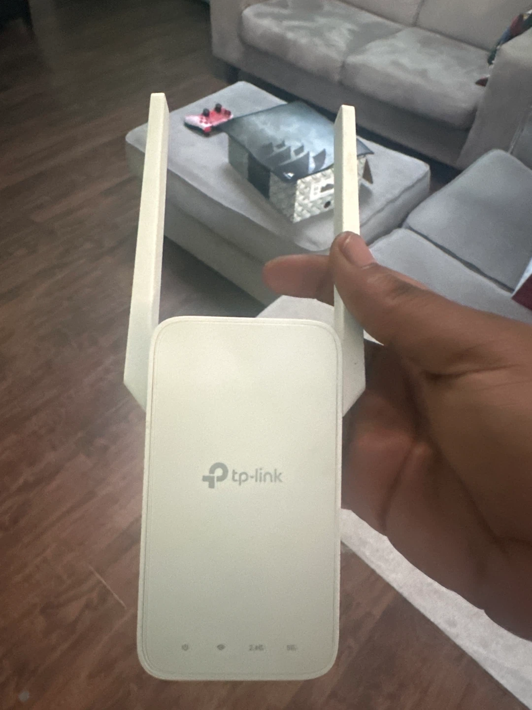 TP-Link Wi-Fi Range Extender - photo 2