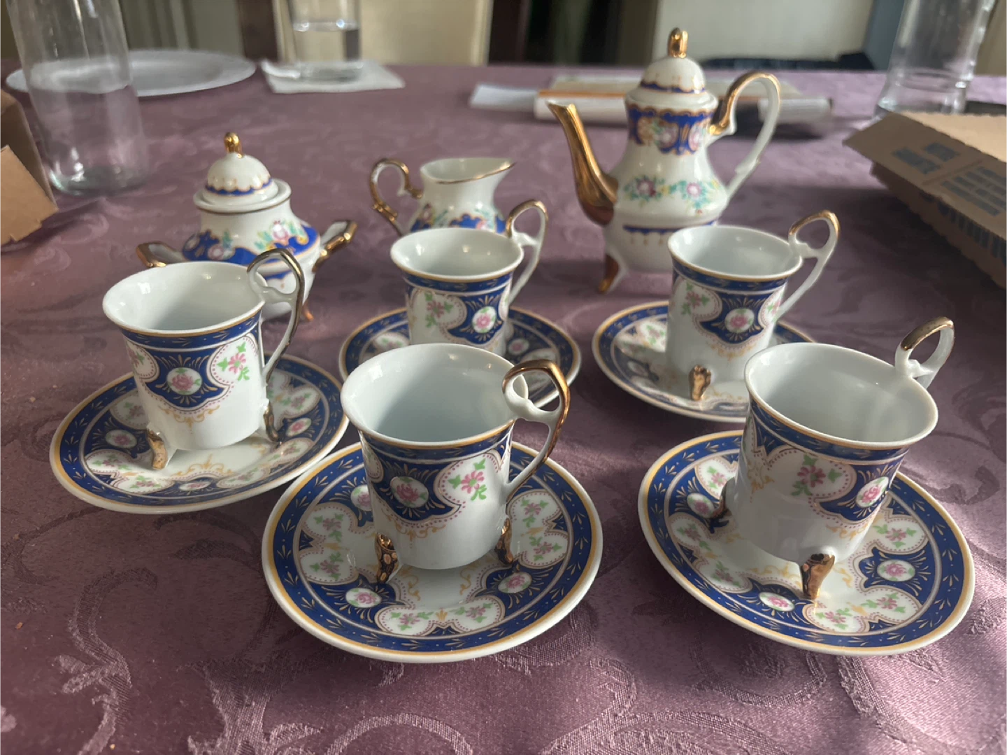 Vintage Porcelain Tea Set - 6 Cups & Saucers