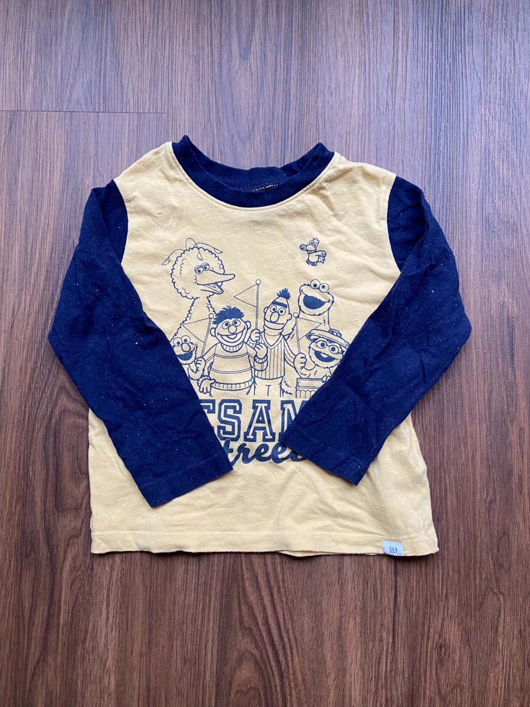Gap x Sesame Street Long Sleeve T-Shirt - Yellow - Size 3