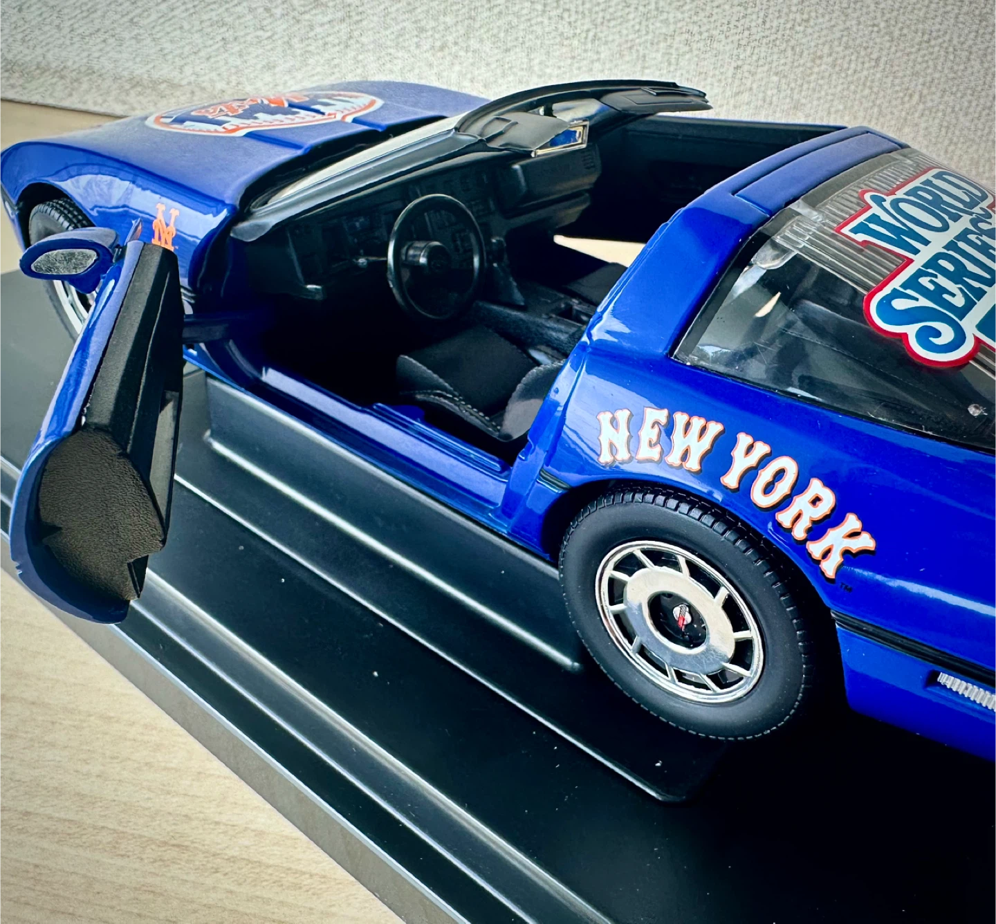 Corvette Diecast 1/18 Model New York Mets 1986 - photo 4