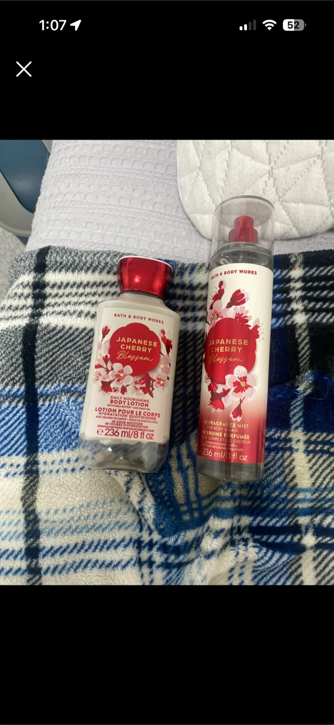 Bath & Body Works Japanese Cherry Blossom Lotion & Mist Set