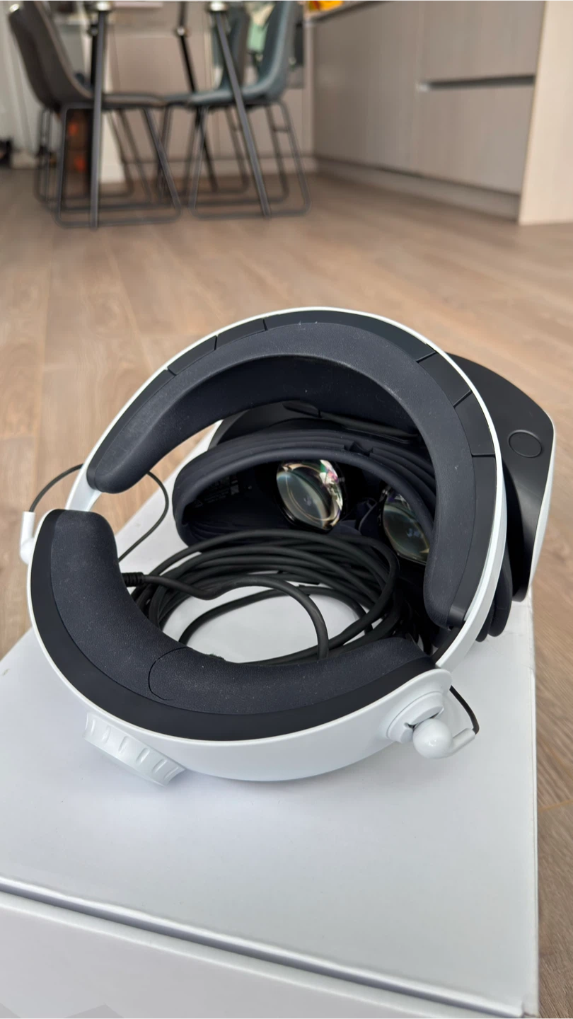 PSVR2 Horizon Bundle  – Like New - photo 3