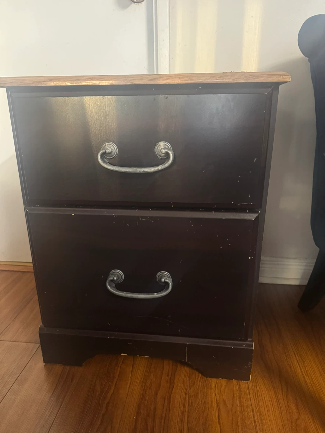 Solid wood 2-Drawer Nightstand / Side Table
