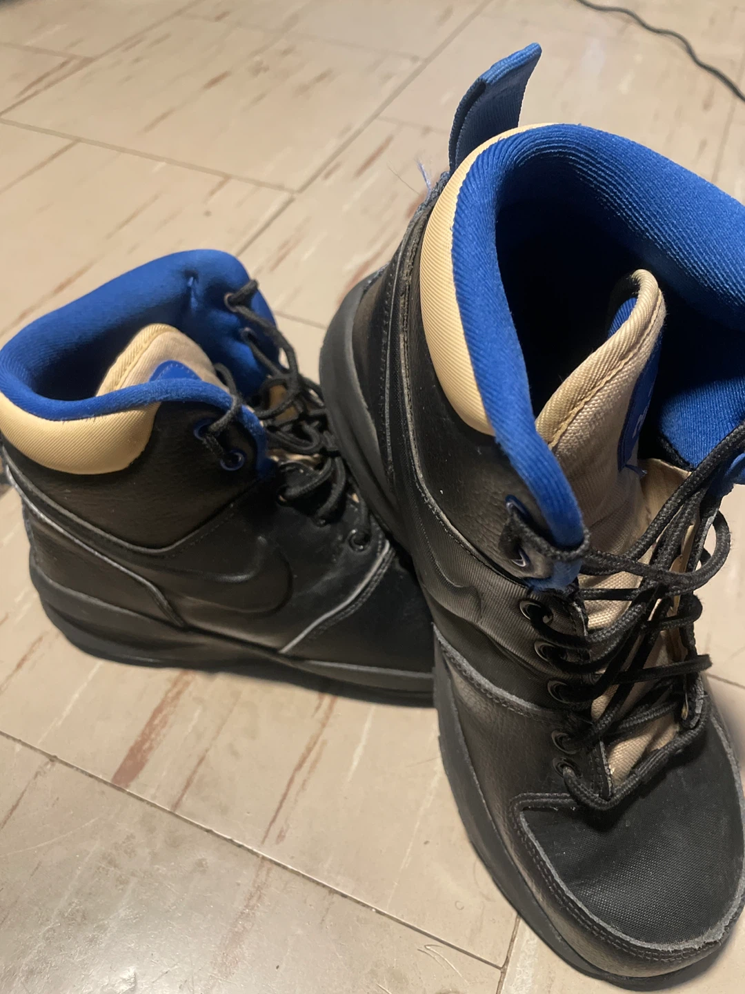 Nike Mid-Top Sneakers