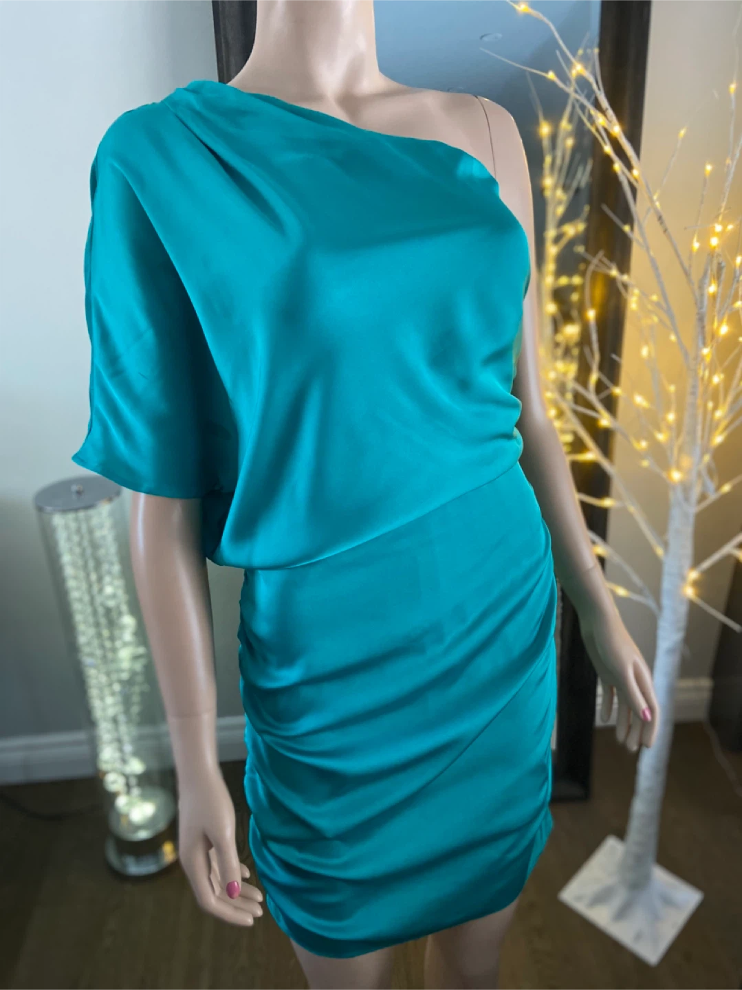 NWT Aqua Teal Satin One-Shoulder Ruched Batwing Dress 4 or 6 - photo 2