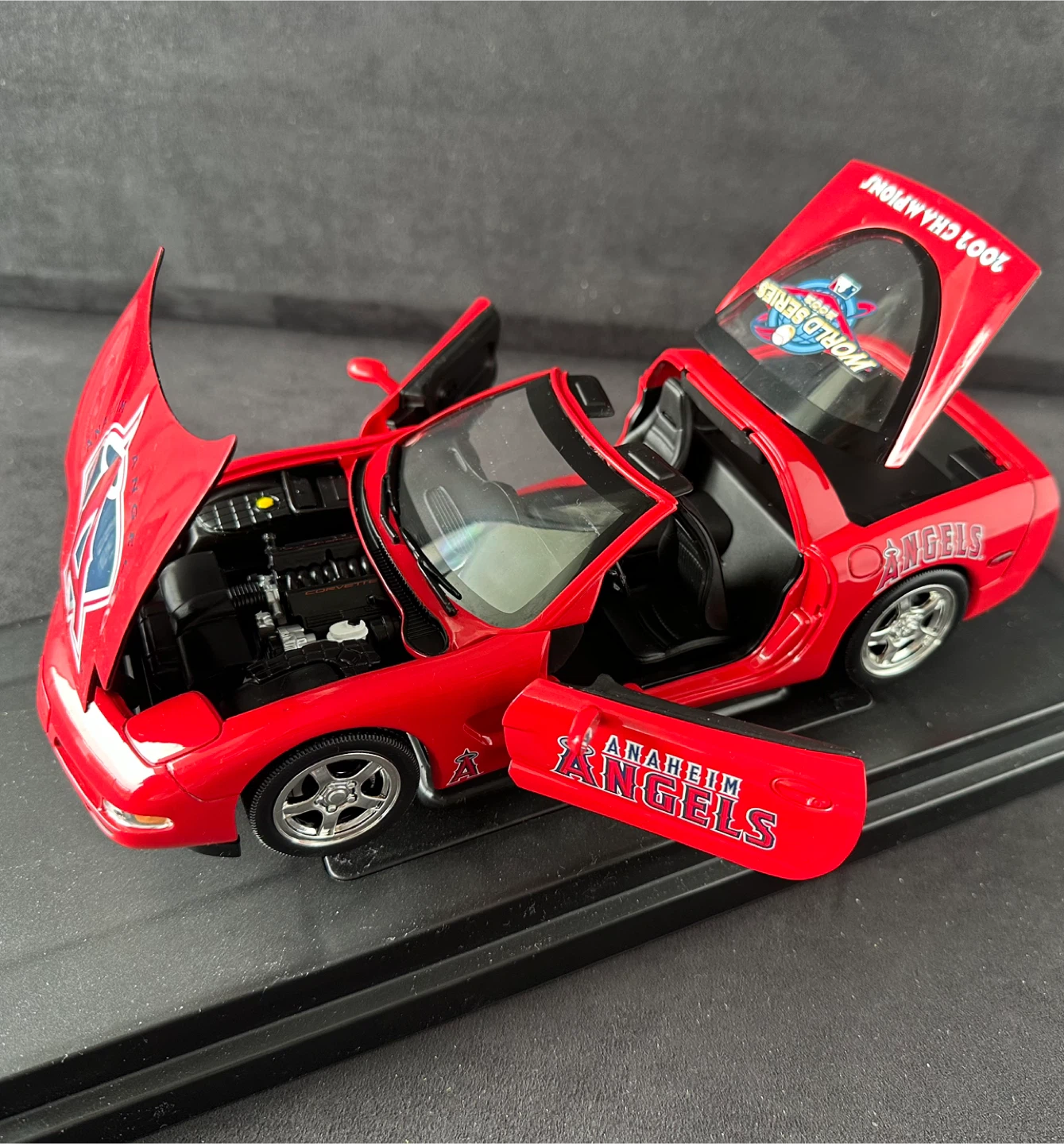 Corvette Diecast 1/18 Anaheim Angels 2002 World Series - photo 4