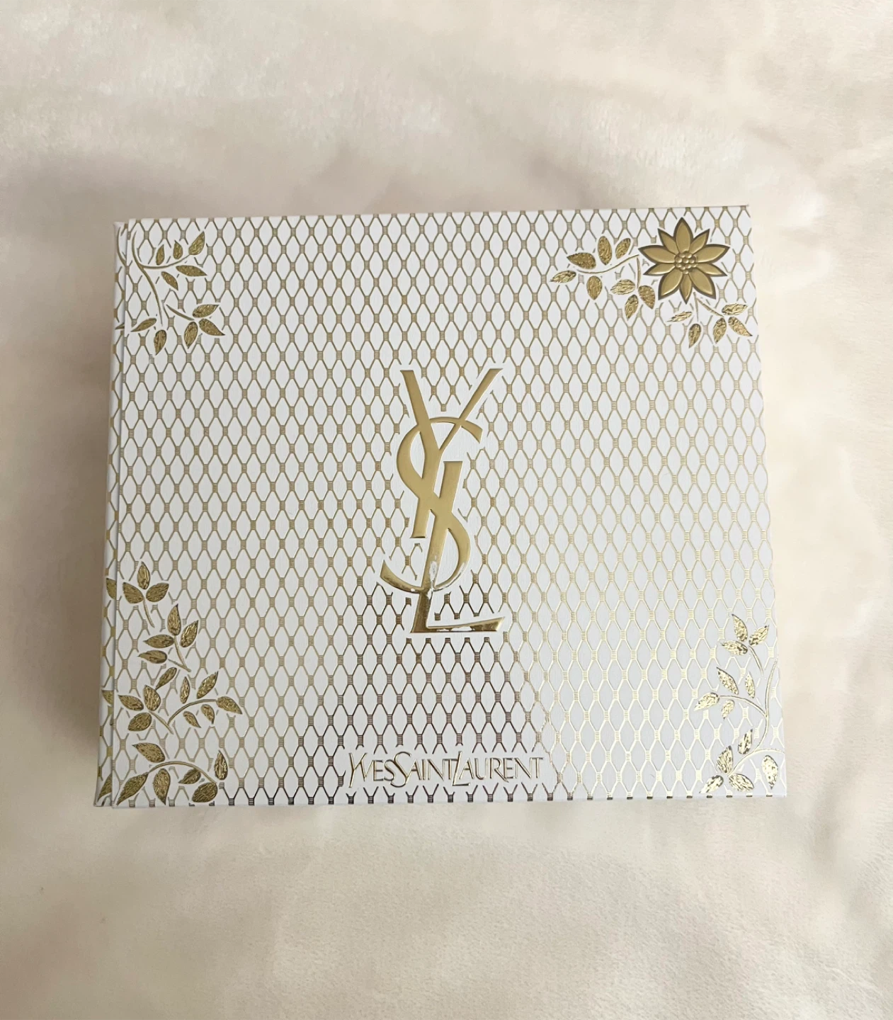 Yves Saint Laurent Perfume Gift Set - photo 2